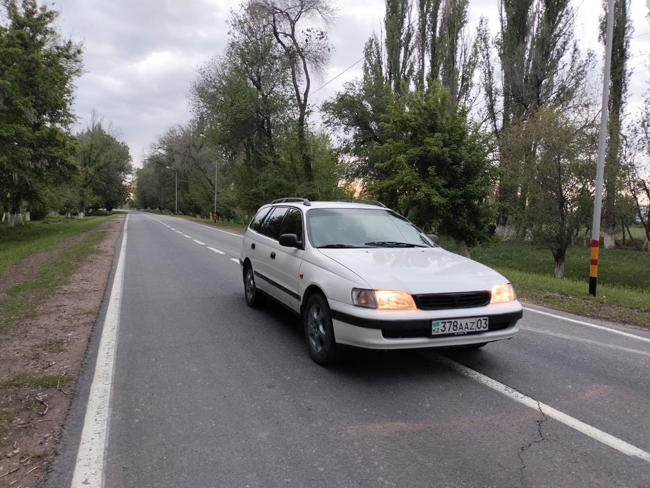 Продам тайёту Карина е