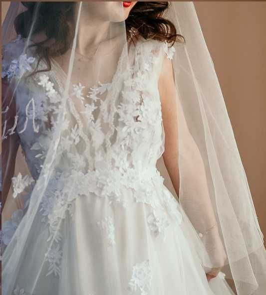 Rochie de mireasa diafana