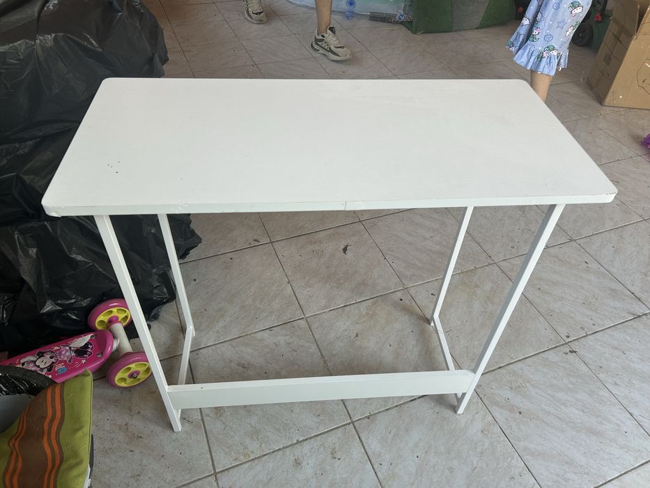 Masă Albă Multifuncțională / Birou – Structură Stabilă