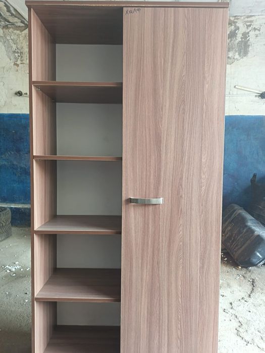 Шкафы 1шт столы  2шт