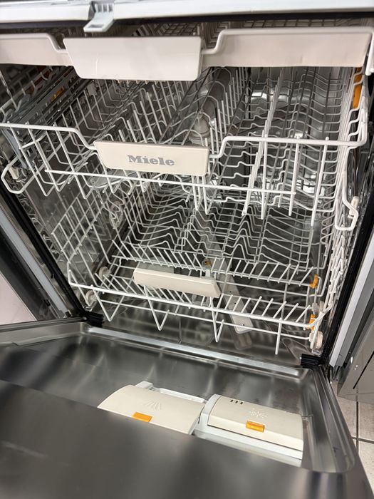 Miele G 5077 scVi XXL миялна за пълно вграждане AutoOpen/24 мес гаранция