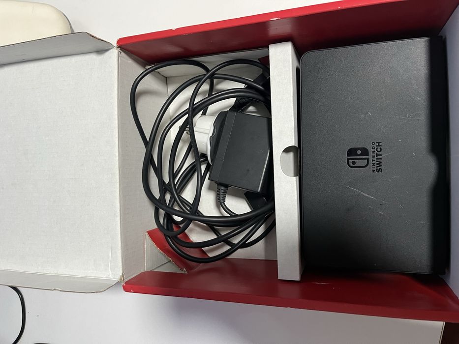Nintendo switch oled neon red прошитая,чипованная