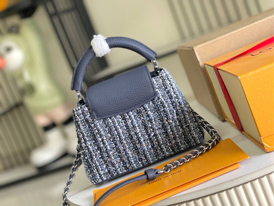 Geanta Louis Vuitton Capucines BB