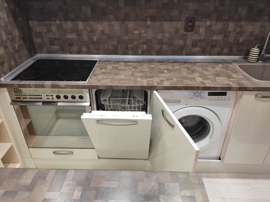 Дава се под наем Двустаен апартамент в Пловдив, Остромила - 78 кв.м за 459 € - Снимка #7