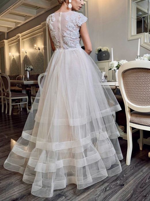 Rochie tulle cu flori de broderie