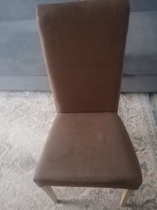 Стулья деревянные 4 штук