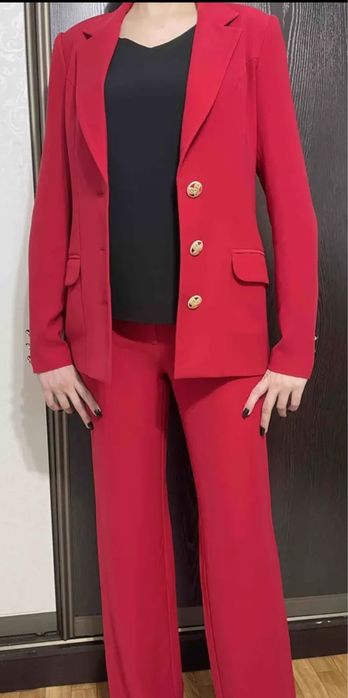 Костюм тройка в отличном состоянии