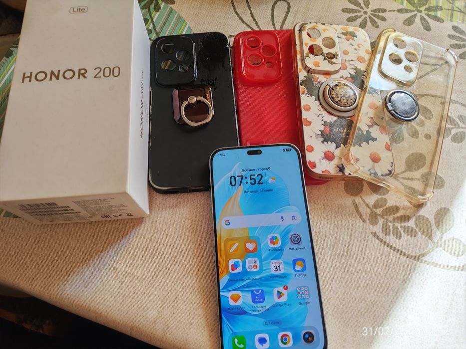 Продам отличный смартфон Хонор 200лайт