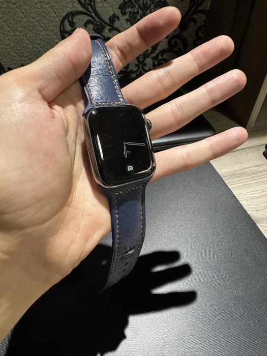 Apple Watch Series 6 Корпус 44 мм — Нержавеющая сталь