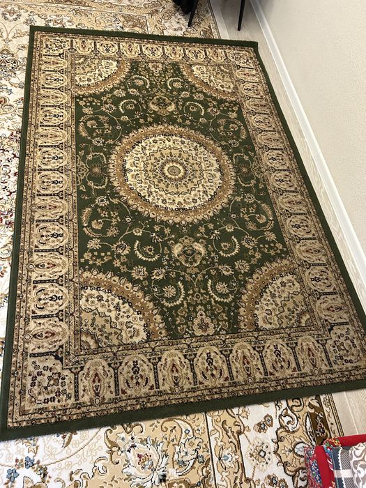 Продам ковры в хорошем состояний 2 шт