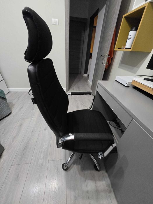 Scaun de birou ergonomic Kring Walter, cu tetiera, Negru