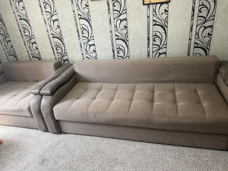 Продам раздвижной диван и кресло