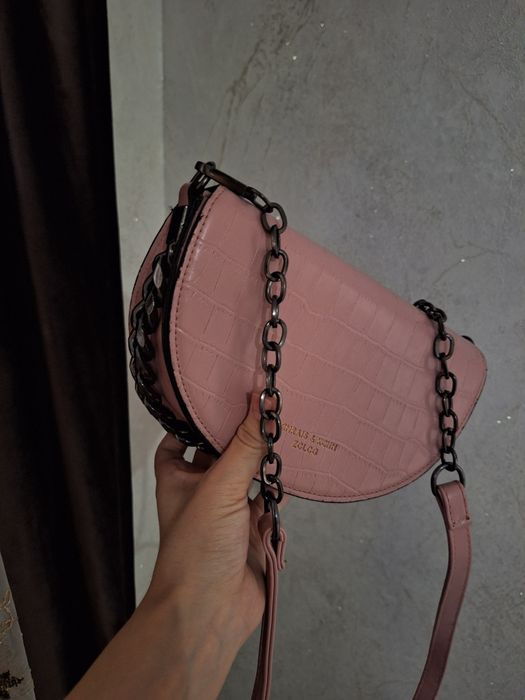 Сумочка + клатч, есть длинный ремешок