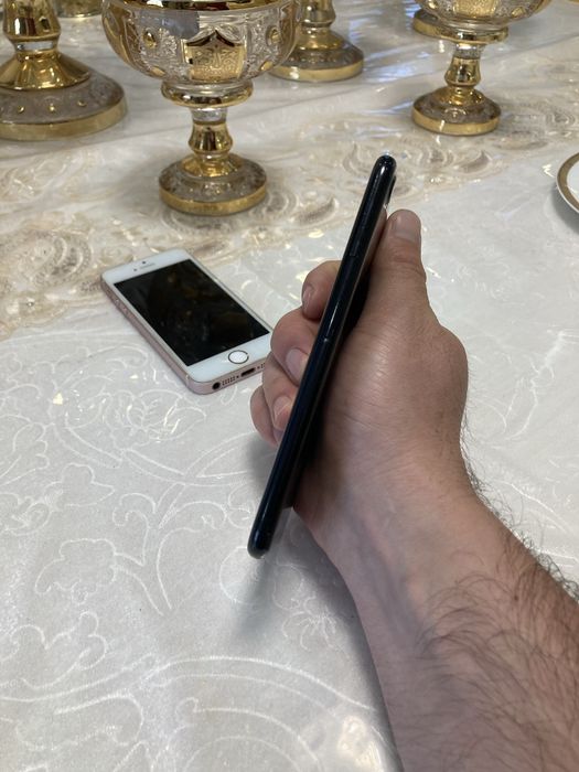 Iphone 7 128gb Jet Black ideal sotiladi. Holati zor