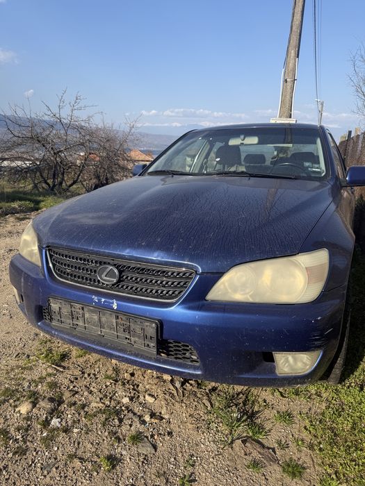 Lexus IS200 2002 г. – цяла