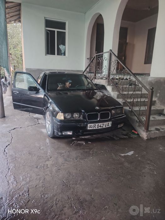BMW 318 sotiladi