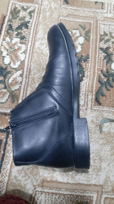 Продам Кожаные Полусапожки.