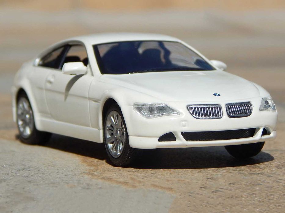 Macheta BMW 645 Ci Coupe De Agostini scara 1:43