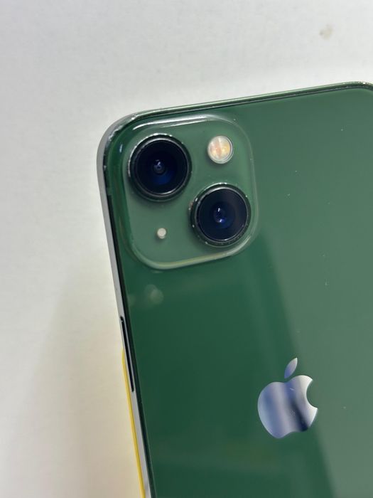 Продам Айфон 13 128г