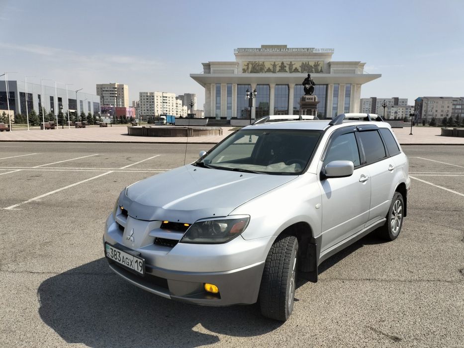 Митсубиси оутлендер