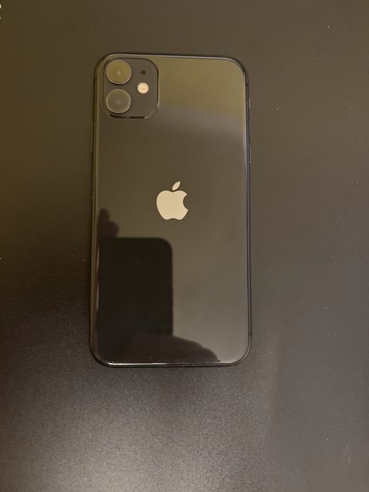 Vând Iphone 11 negru