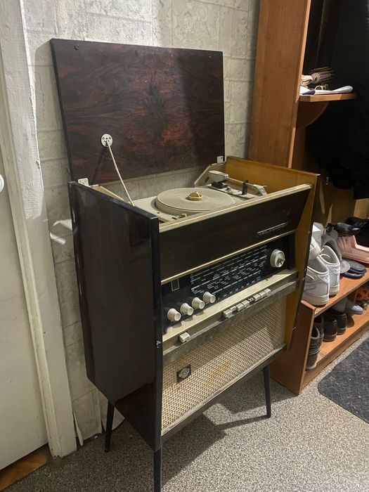 Продам Радиоолу VEF Rapsodija