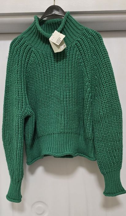 Ново със етикет.  Дамско оригинално пуловерче.  H& M.