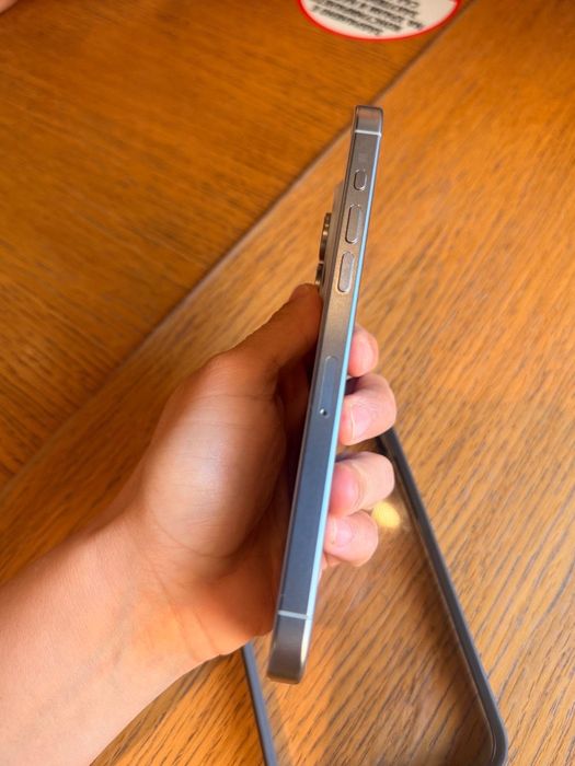 Продавам iPhone 15 Pro Max 256 GB