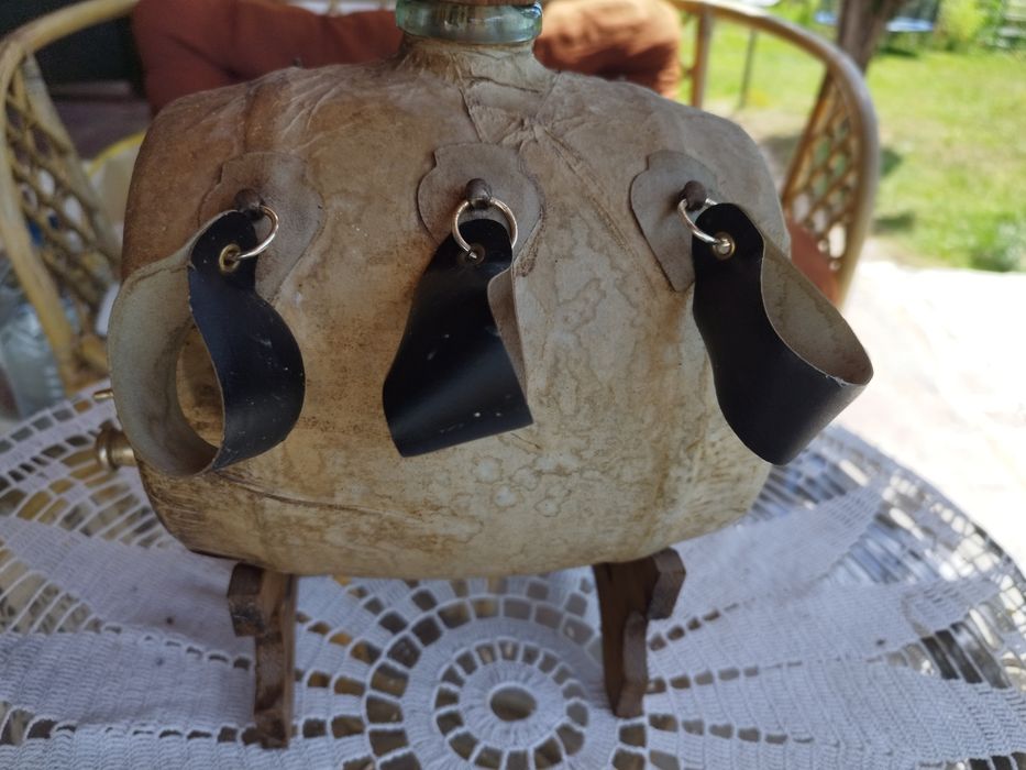 Буре стъклено със стойка