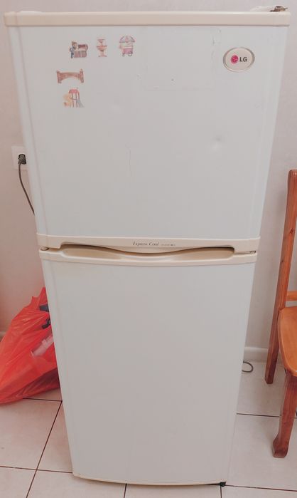 Продам 2х камерный холодильник