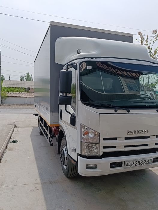 Isuzu moshinasi Sotiladi