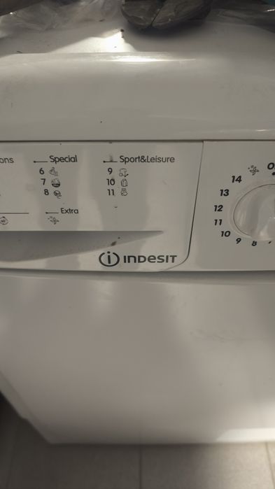 Сушильный аппарат Indesit IDCL G5 B H