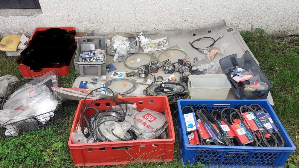 piese scuter bujii carburatoare garnituri bobine cabluri