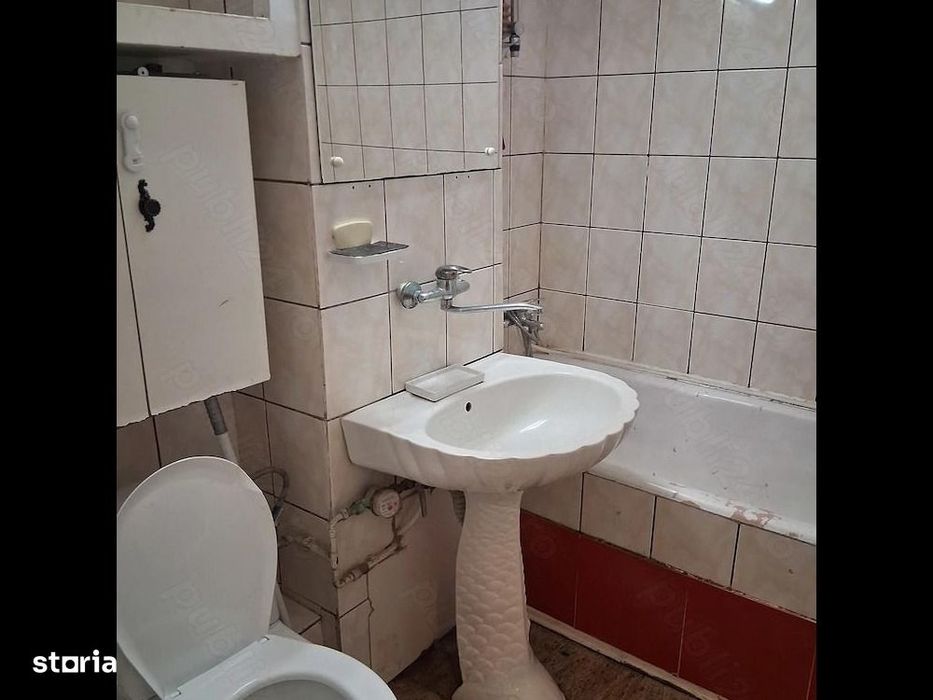 Apartament 3 camere-Decomandat -Zona Lipovei-Parter