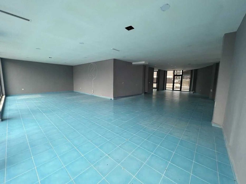 Дава се под наем Магазин в Пловдив, Христо Смирненски - 240 кв.м за 1380 € - Снимка #4