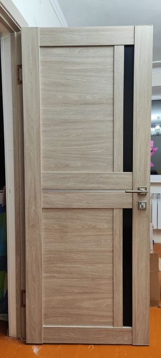 Продам межкомнатную дверь.