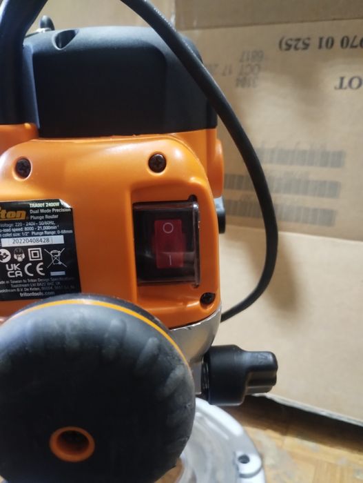 Професионална оберфреза TRITON