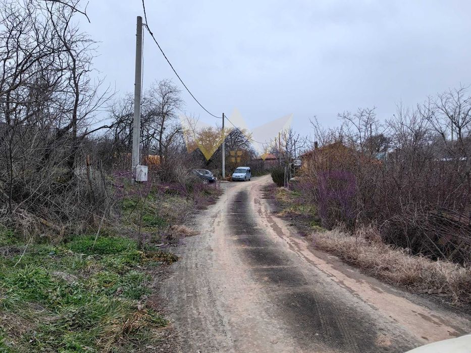 Парцел в Варна-м-т Сълзица площ 1015 цена 60000