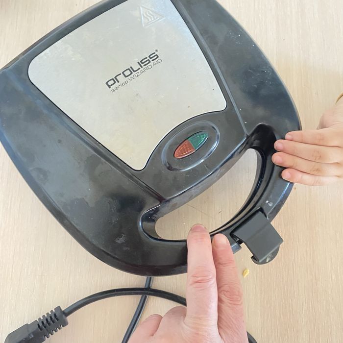 Продам Вафелницу