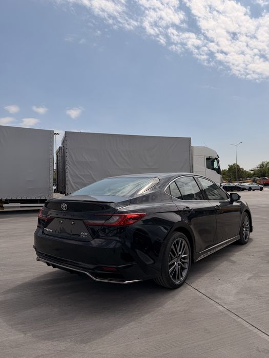 Toyota Camry 2026 — 8