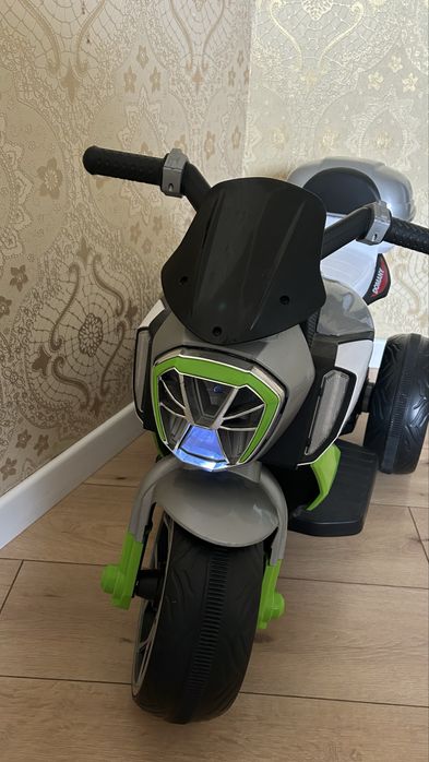 Детский электомотоцикл