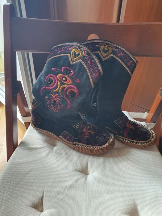 Botine cu model national