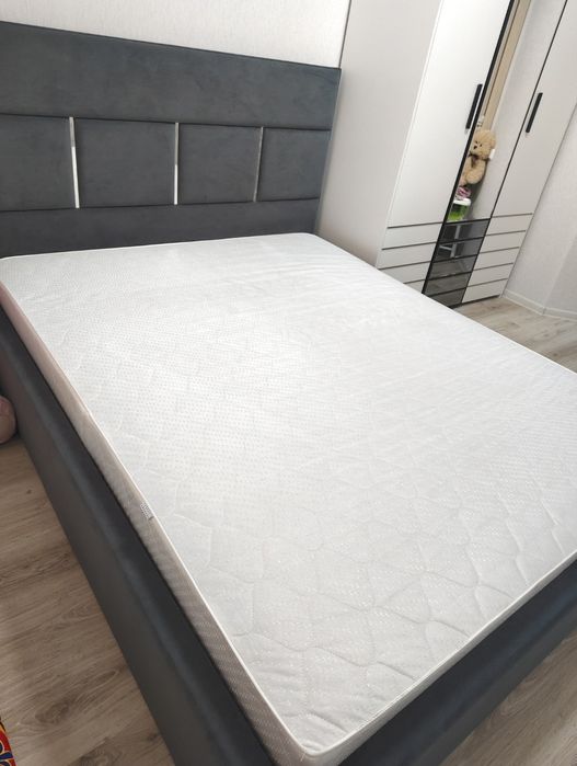 Продам двуспальную кровать