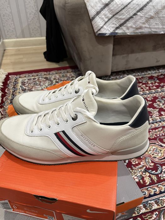 Tommy hilfigher кроссы