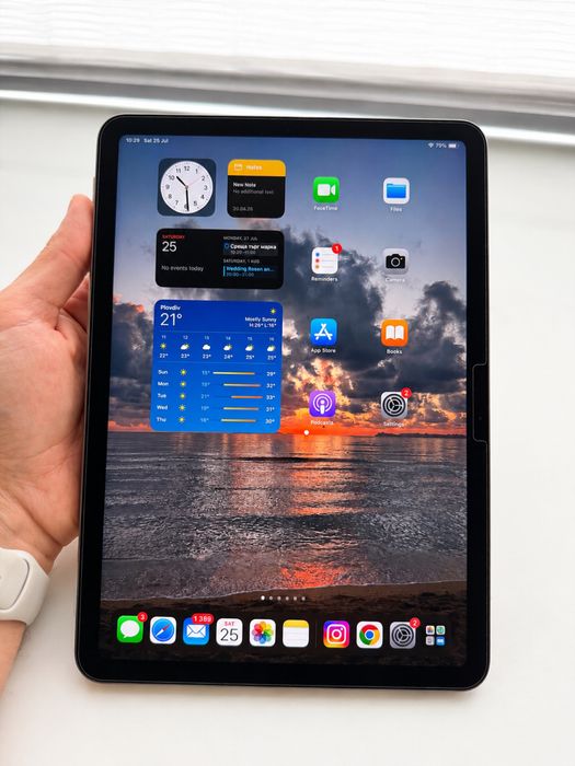 iPad Air 11” 128 GB Wi-Fi – КАТО НОВ | 99% Батерия | Пълен комплект