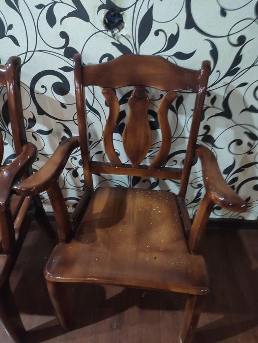 Стол стул сотилади