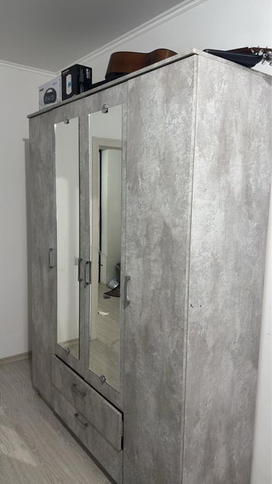 Шкаф сатылады.