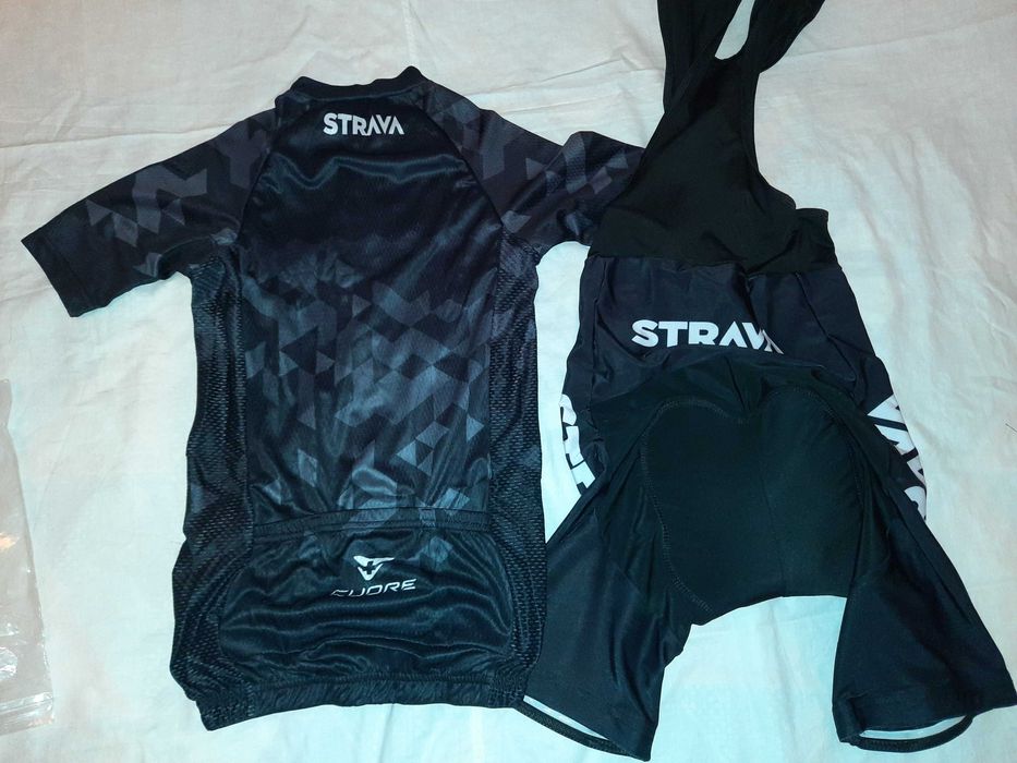 Echipament ciclism Strava alb negru sau rosu set NOU pantaloni tricou