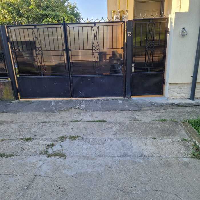 Porti + gard de vanzare