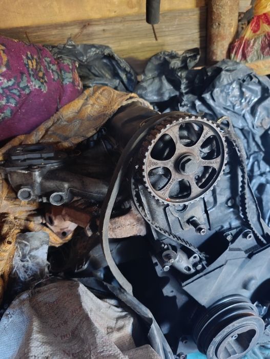 Продам двигатель Ауди 2 литра .